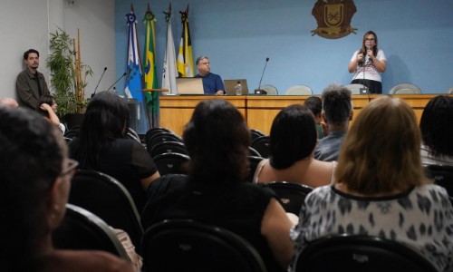 VR promove palestra de conscientização sobre dislexia para profissionais da rede municipal de educação
